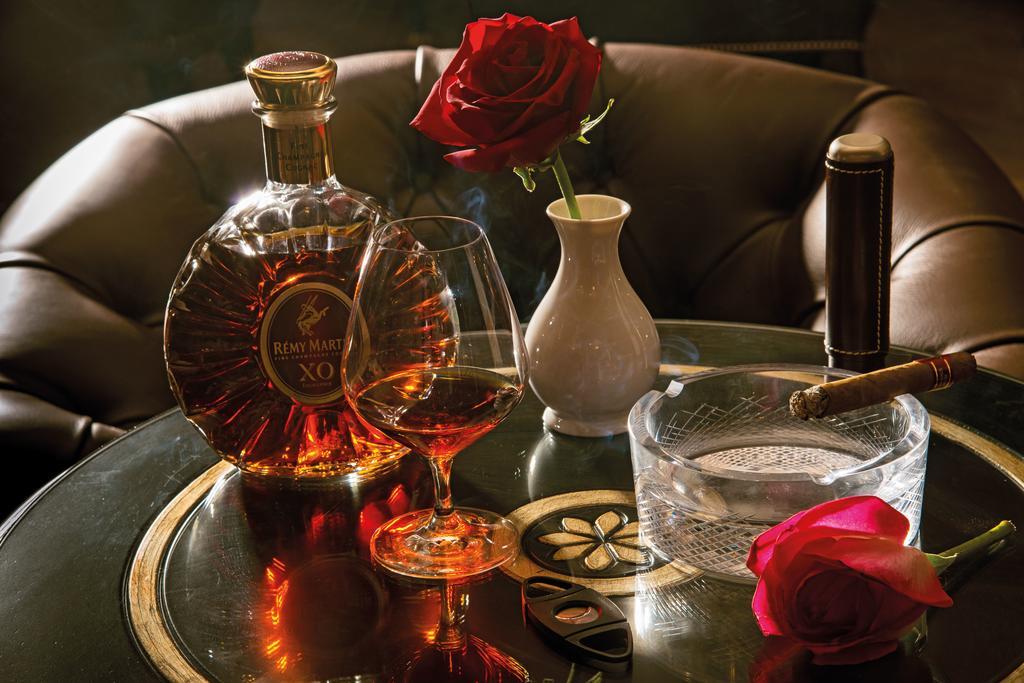 Hotel Rixos Khadisha Shymkent Exterior foto A bottle of Courvoisier