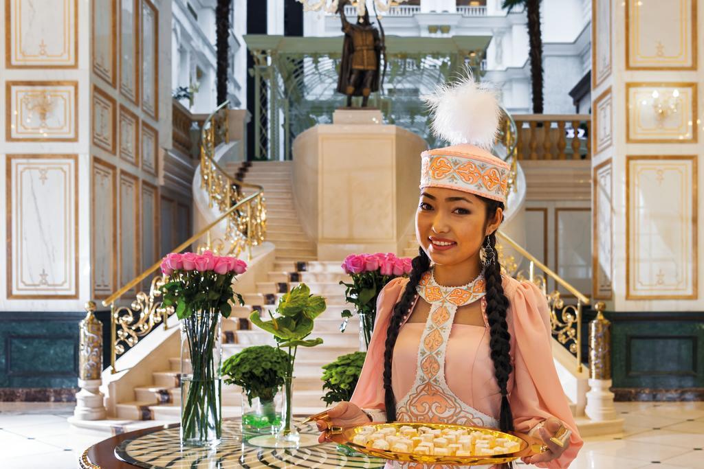 Hotel Rixos Khadisha Shymkent Exterior foto Lobby