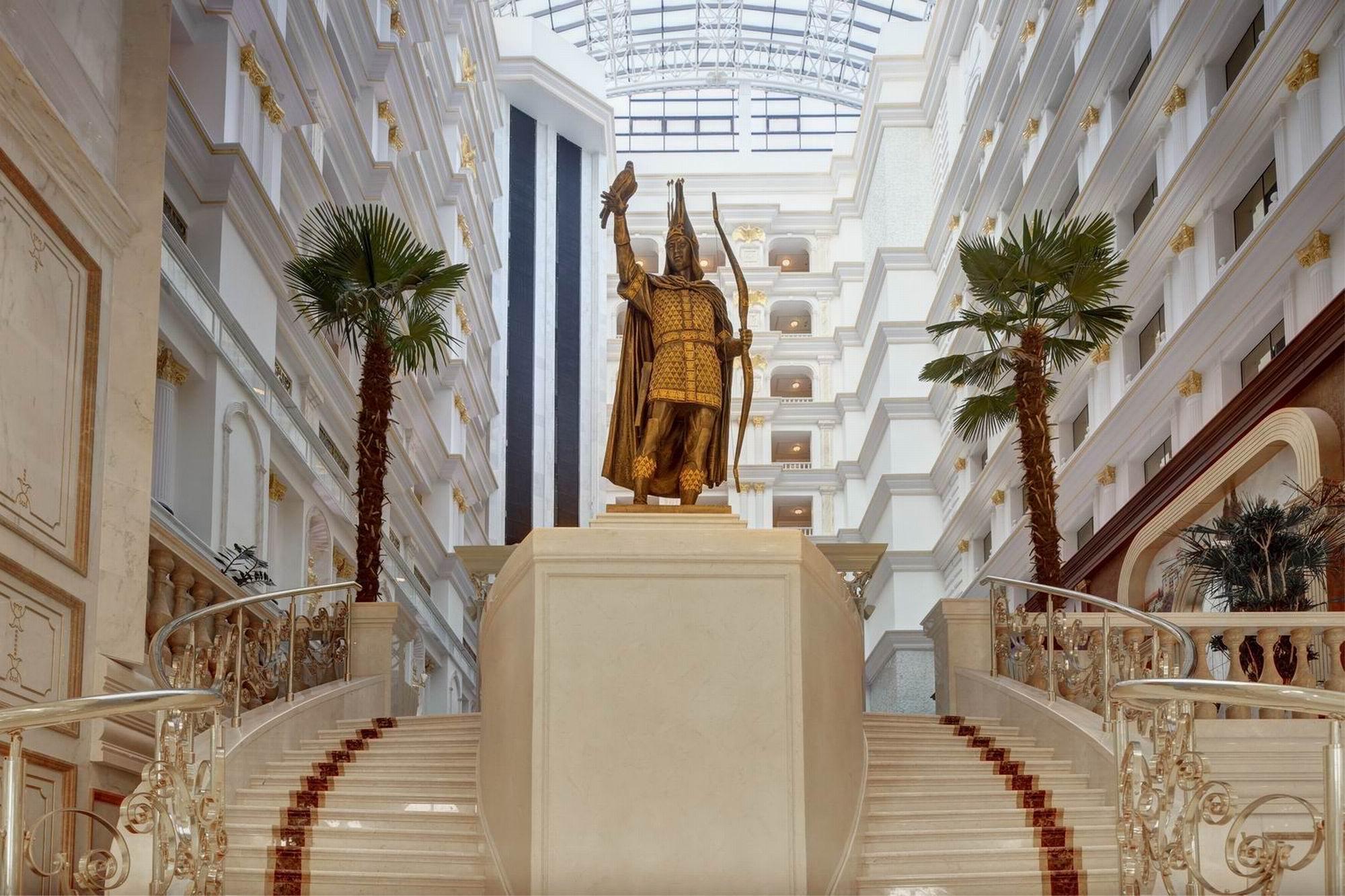 Hotel Rixos Khadisha Shymkent Exterior foto Statue of King Chūbun at the lobby of the hotel